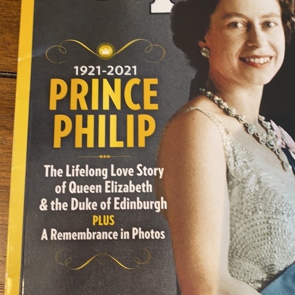 NWT People Magazine - Picture 2 of 6